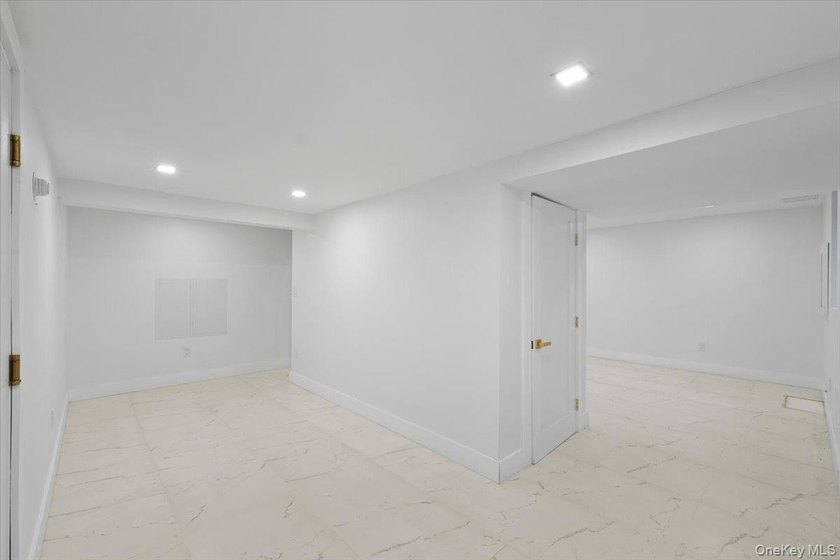 Welcome to this beautifully renovated Tudor, ideally located in - photo 40