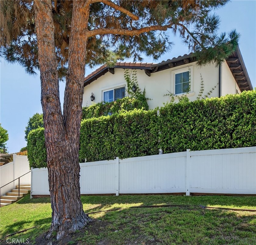 Designer-Perfect Townhome in the Heart of Walteria - Lives Like - photo 41