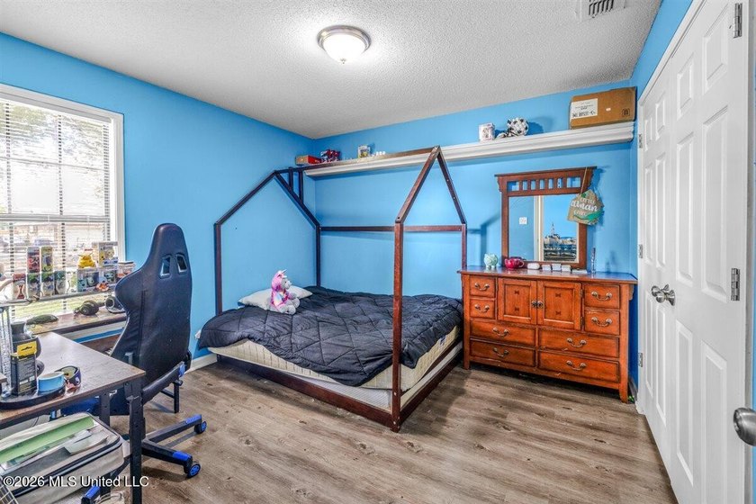 Come check it out! USDA LOAN ELIGIBLE! No City Taxes that makes - photo 12
