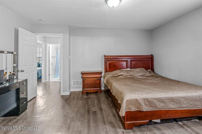 Come check it out! USDA LOAN ELIGIBLE! No City Taxes that makes - photo 15