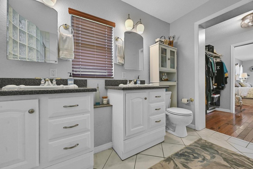 Welcome to this charming 3-bedroom, 2-bathroom single-family - photo 30