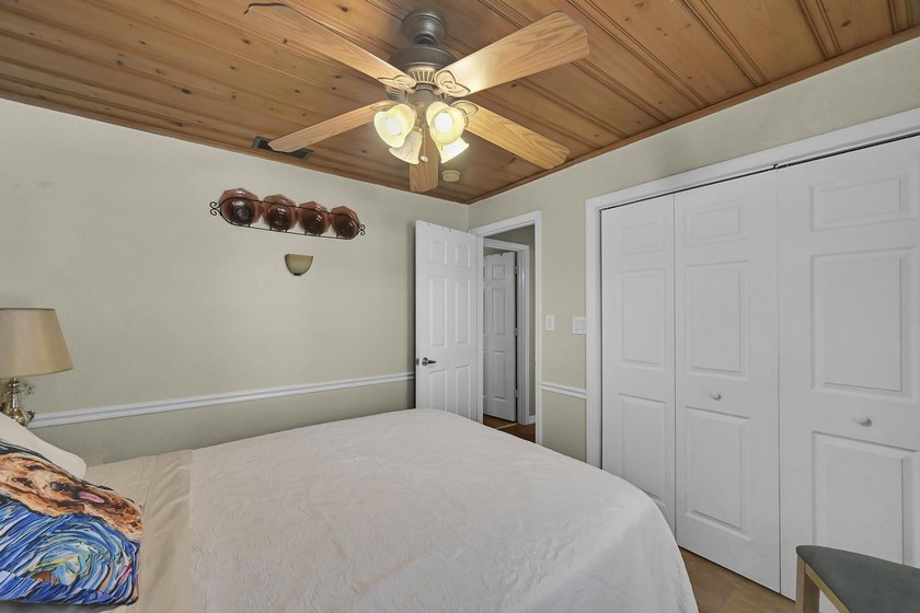 Welcome to this charming 3-bedroom, 2-bathroom single-family - photo 33