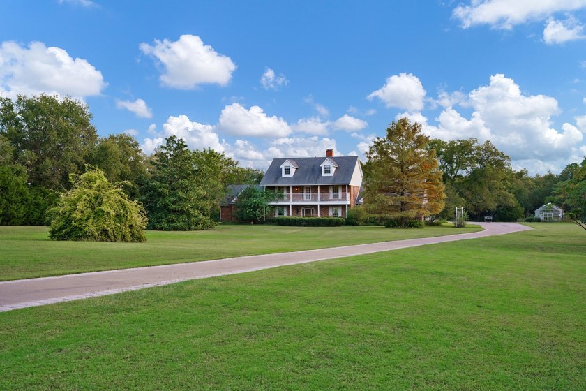 Discover this park-like sanctuary on 6.69 acres with no HOA - photo 36