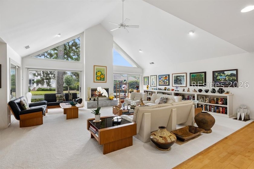 Pristine, thoughtfully updated residence with Sams Point Pond - photo 13