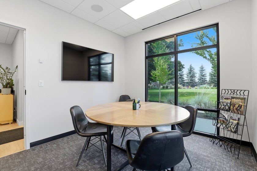 Ideal for an owner-user seeking a strategic headquarters or an - photo 21