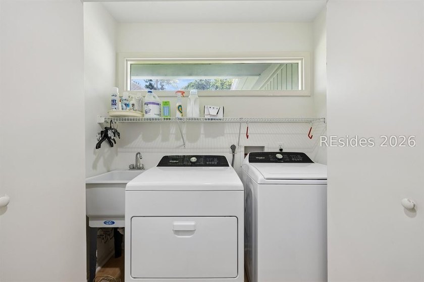 Pristine, thoughtfully updated residence with Sams Point Pond - photo 44