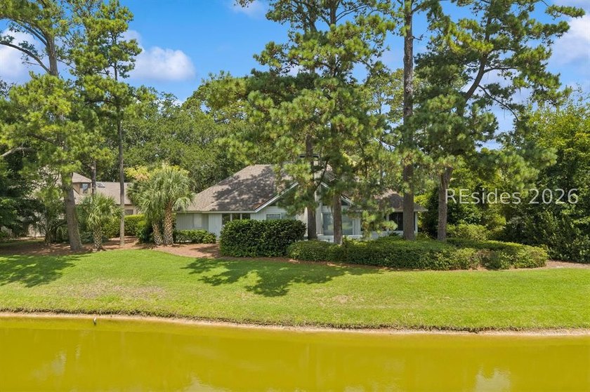 Pristine, thoughtfully updated residence with Sams Point Pond - photo 46