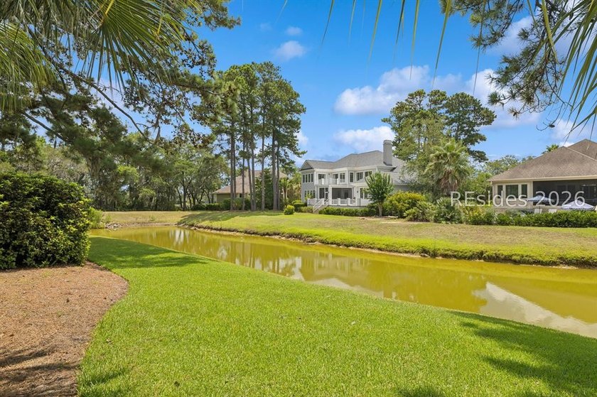 Pristine, thoughtfully updated residence with Sams Point Pond - photo 47