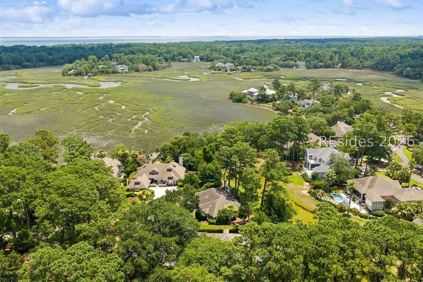 Pristine, thoughtfully updated residence with Sams Point Pond - photo 49