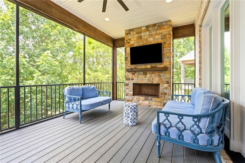 Experience refined golf course living in this stunning - photo 31