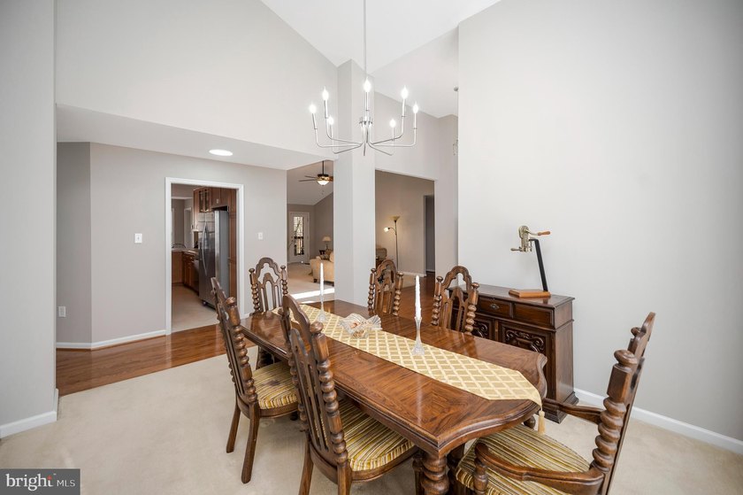 Situated on a corner lot at Harrison Circle and Stratford Circle - photo 6
