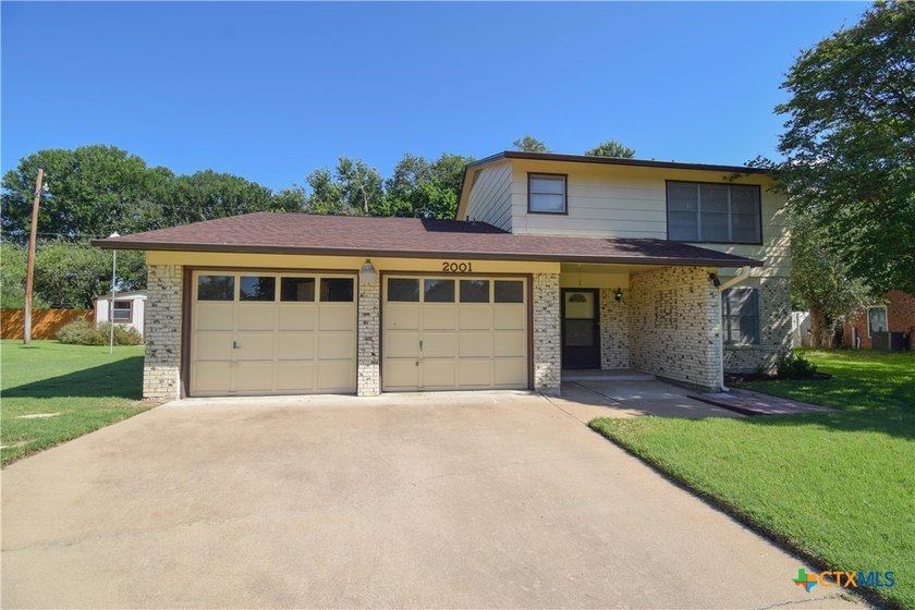 Searching for beautiful home with a country feel in the city of - photo 3