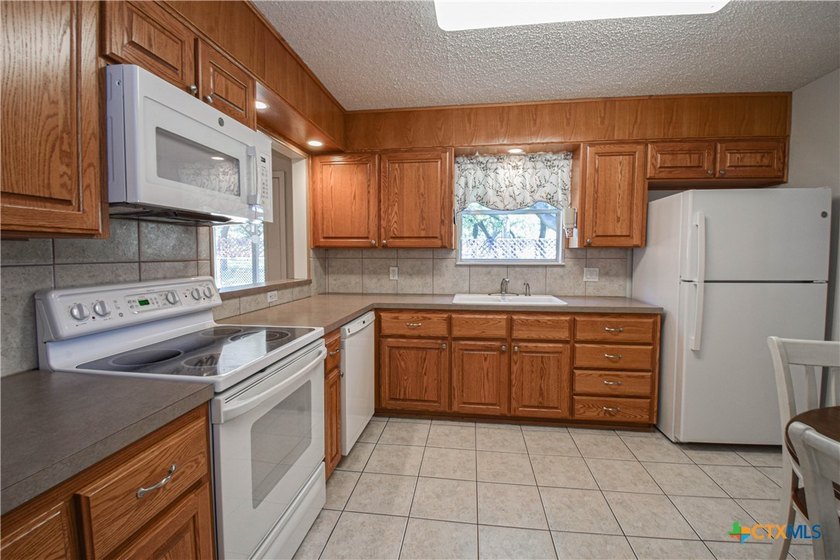 Searching for beautiful home with a country feel in the city of - photo 7
