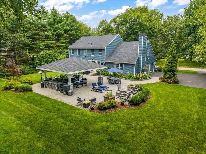This 4-bedroom Colonial in *The Glen* offers the perfect balance - photo 4