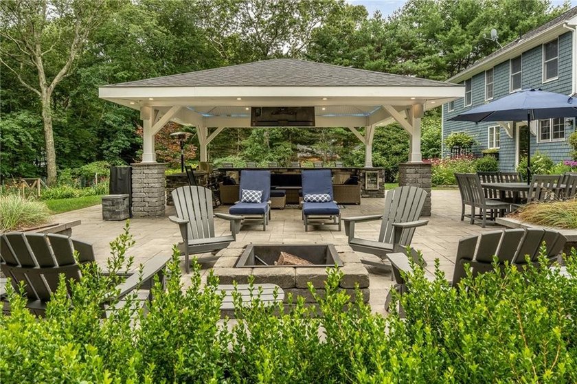 This 4-bedroom Colonial in *The Glen* offers the perfect balance - photo 5