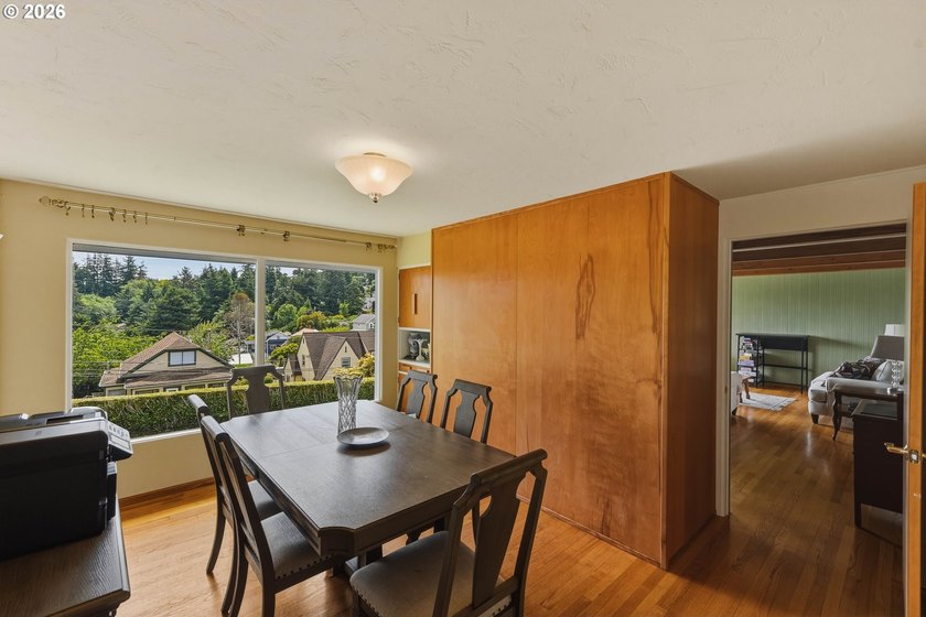 Meticulously maintained Mingus Park home situated on a large - photo 13
