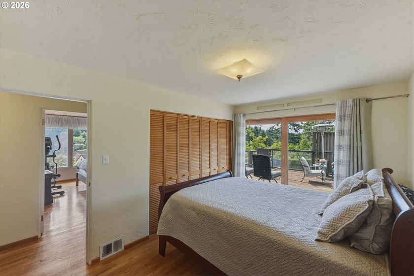 Meticulously maintained Mingus Park home situated on a large - photo 21