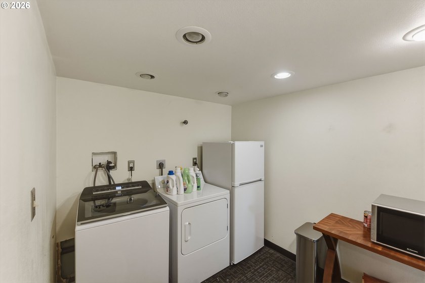 Meticulously maintained Mingus Park home situated on a large - photo 28