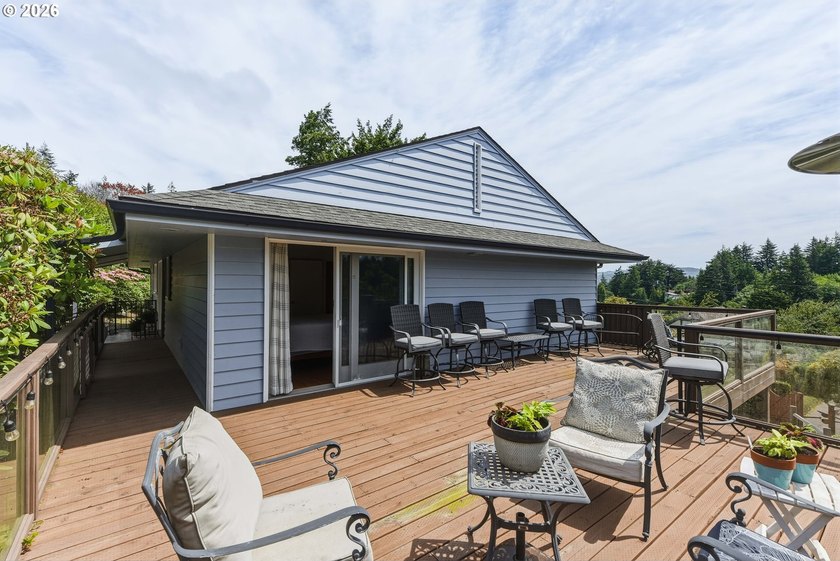 Meticulously maintained Mingus Park home situated on a large - photo 34