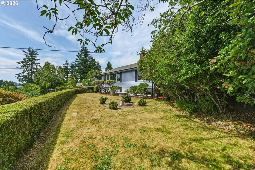 Meticulously maintained Mingus Park home situated on a large - photo 41