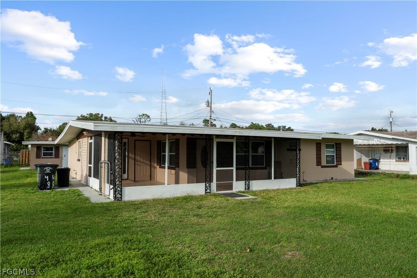 Welcome to this well-maintained home in North Fort Myers - photo 3