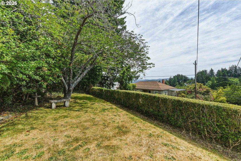 Meticulously maintained Mingus Park home situated on a large - photo 45