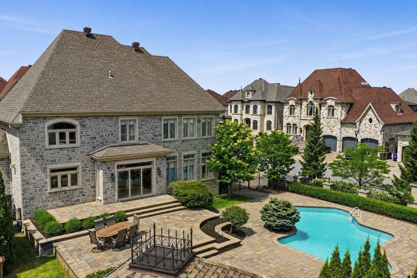 Open House this Sunday July 2nd from 2:00 to 4:00. Majestic - photo 3