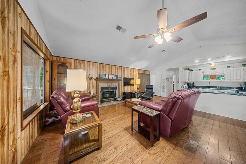 Escape to this charming 3-bedroom, 2-bath lake house nestled in - photo 6