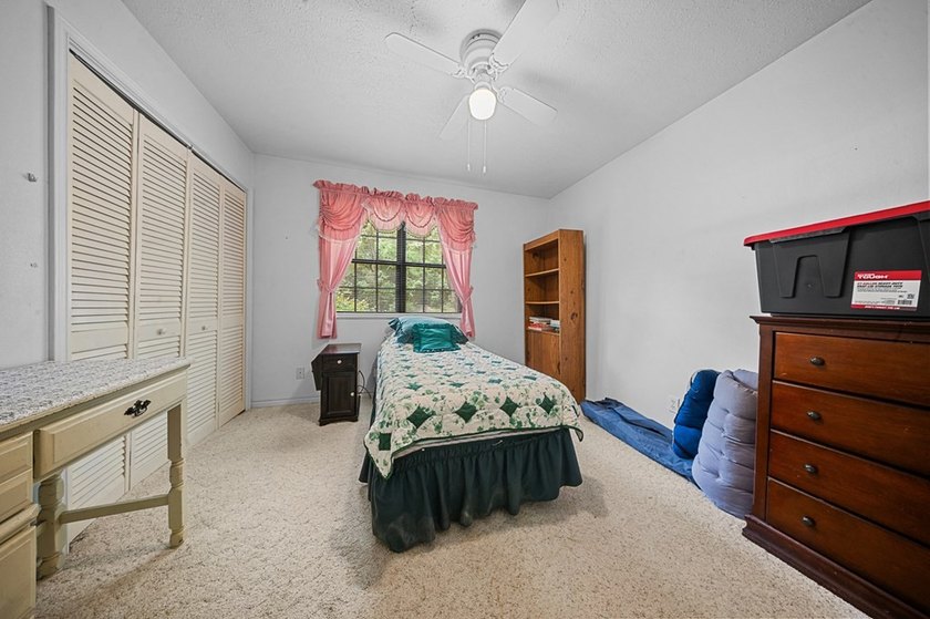 Escape to this charming 3-bedroom, 2-bath lake house nestled in - photo 9