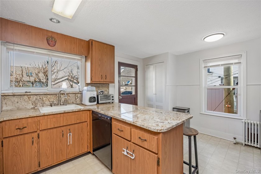 Beautiful Cottage In The Desirable *Walks*, Close to Beach - photo 11