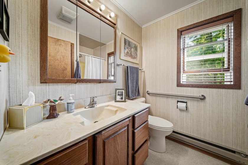 Welcome to lake life at its finest on beautiful Lake Eau Claire! - photo 16