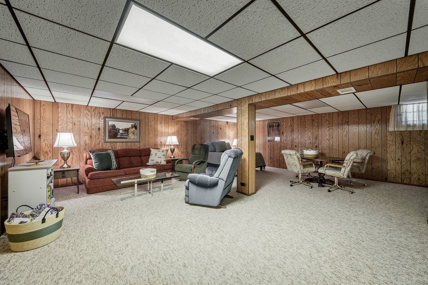 Welcome to lake life at its finest on beautiful Lake Eau Claire! - photo 25