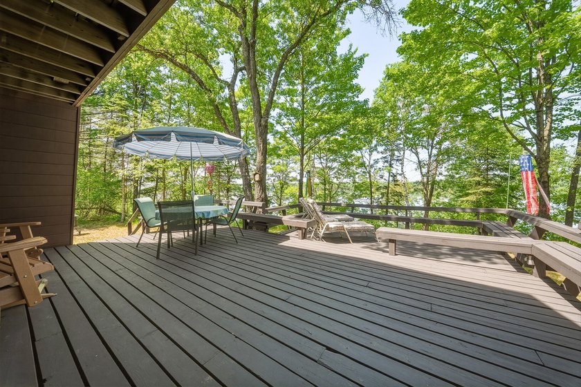 Welcome to lake life at its finest on beautiful Lake Eau Claire! - photo 33