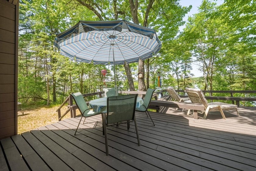Welcome to lake life at its finest on beautiful Lake Eau Claire! - photo 34