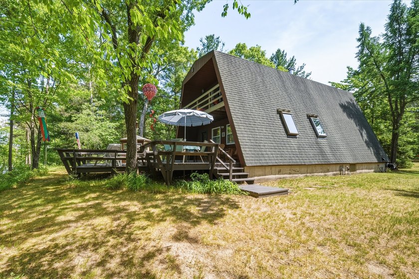 Welcome to lake life at its finest on beautiful Lake Eau Claire! - photo 39