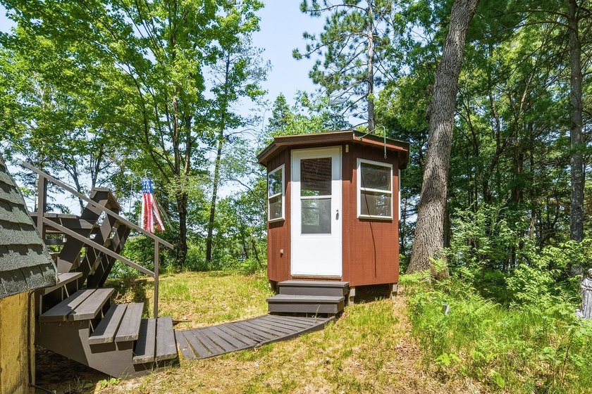 Welcome to lake life at its finest on beautiful Lake Eau Claire! - photo 43