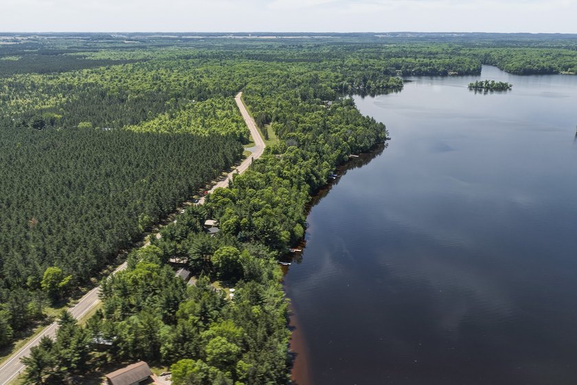 Welcome to lake life at its finest on beautiful Lake Eau Claire! - photo 56