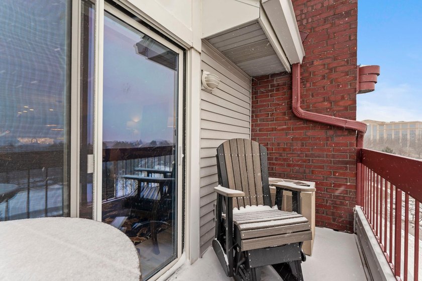 Experience maintenance-free living in this stunning, west-facing - photo 14