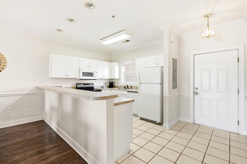 Turnkey 2-bedroom, 2-bath condo in Magnolia North at Myrtlewood - photo 7