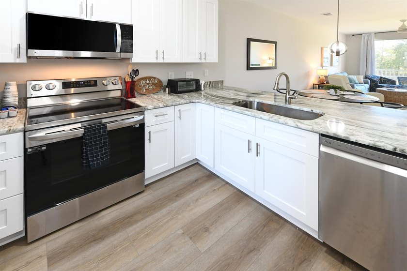 Located in the heart of Myrtle Beach's Carolina Forest area - photo 2