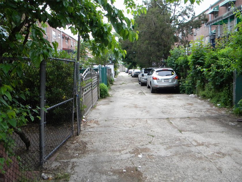 PROPERTY IS BEING SOLD AS IS-WITH TENANTS. THIS IS A COURT - photo 6