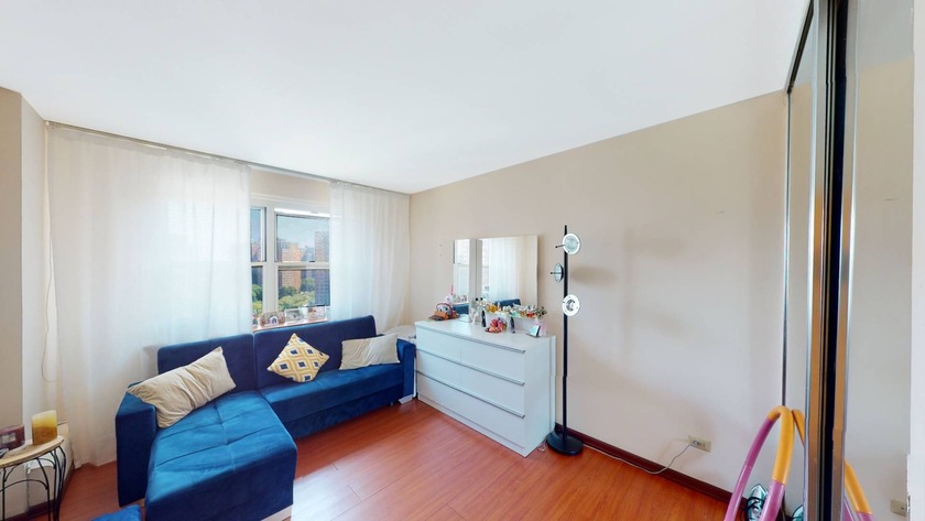 Extremely bright 2-bedroom, 1.5-bath apartment on the 15th floor - photo 11