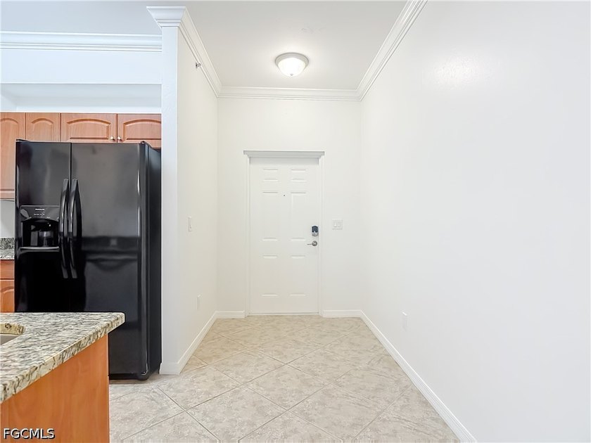Welcome to this beautifully maintained 2-bedroom plus den - photo 3