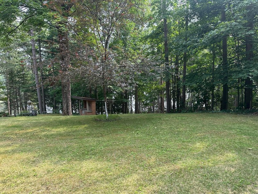 Discover your own peaceful retreat with this unique Northwoods - photo 8