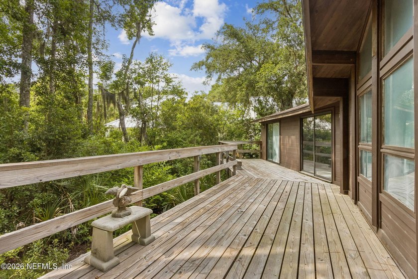 Old Florida at its finest! This home is located on a highly - photo 32