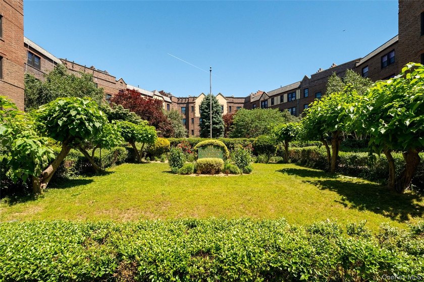 Don't miss this turnkey 2-bedroom, 1-bathroom co-op in one of - photo 2
