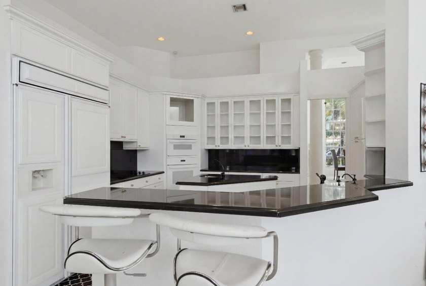 Discover comfortable living in this spacious five-bedroom, 4 - photo 21