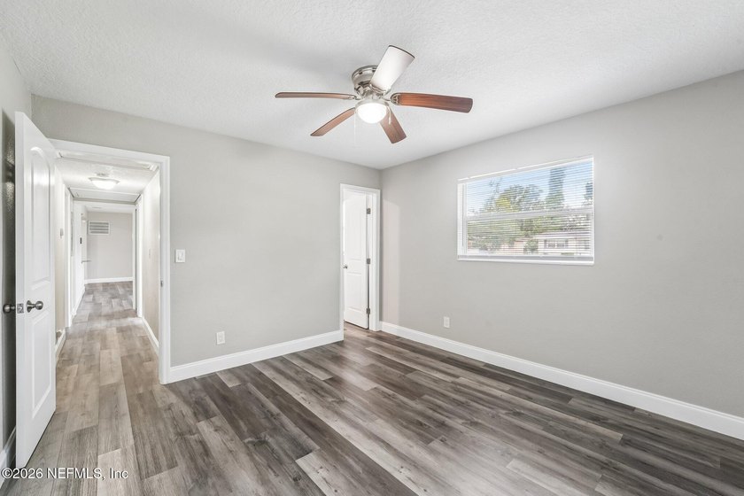 Seller Offering Roof Credit with Full Price Offer!!!! Located in - photo 22