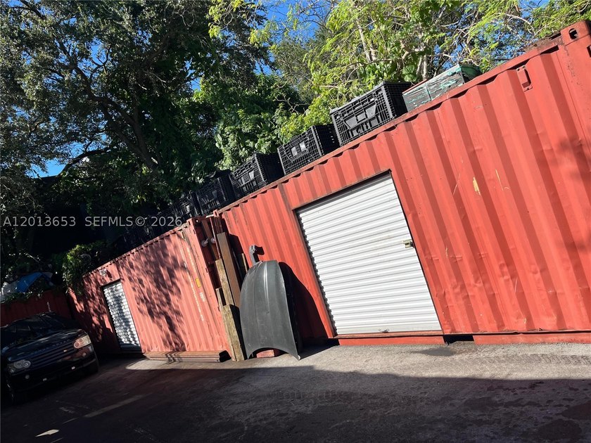 RARE ALLAPATTAH INVESTMENT OPPORTUNITY FEATURING A D2-ZONED - photo 2