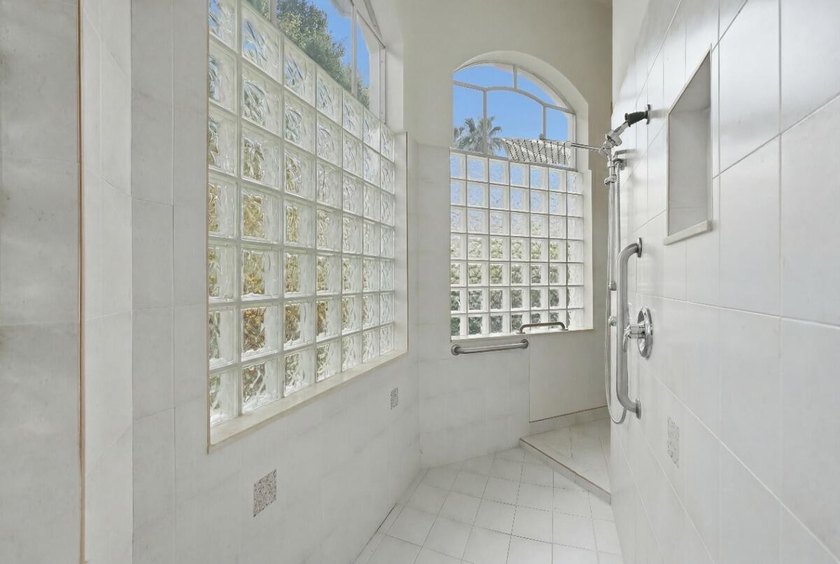 Discover comfortable living in this spacious five-bedroom, 4 - photo 33